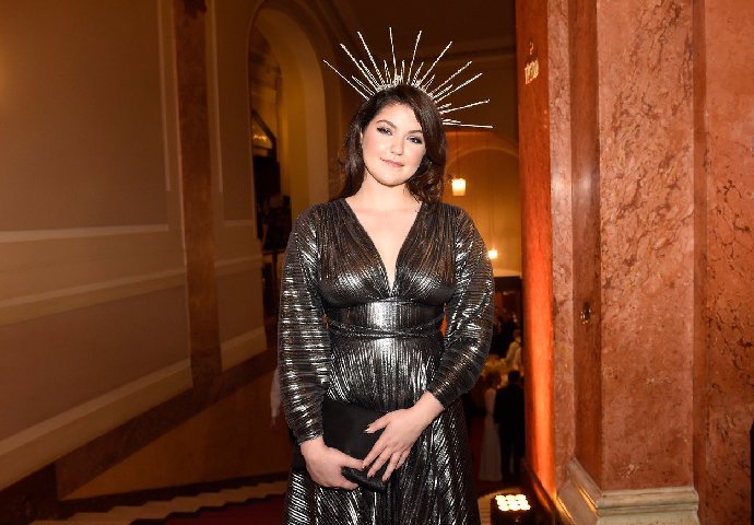 Celeste Buckingham je vdaná paní. 