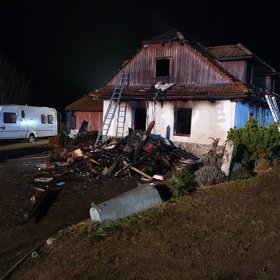 Starosta Ohrazenic, kde k tragédii došlo, uspořádal sbírku, aby se zajistil dětem nový domov.