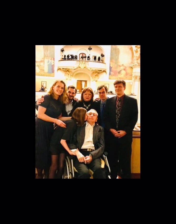 V prosinci si Jiří Menzel vyjel na vozíčku do společnosti.