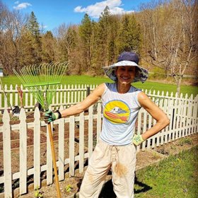 Pořízková bere práci na zahradě vážně.