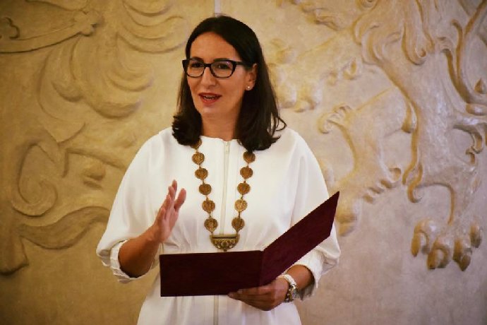 Alexandra Udženija je pražská politička.