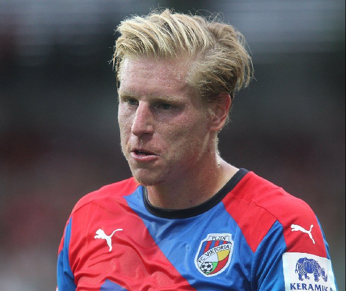 Bývalý vynikající reprezentant František Rajtoral by totiž právě dnes oslavil své čtyřicáté narozeniny.