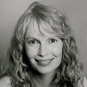Krásná Mia Farrow.