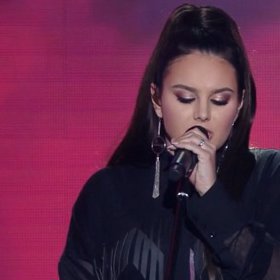 Ewa Farna by si měla najít dietologa.