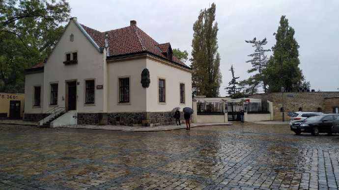 Restaurace Rio´s, kde byl nachytaný fotografy.