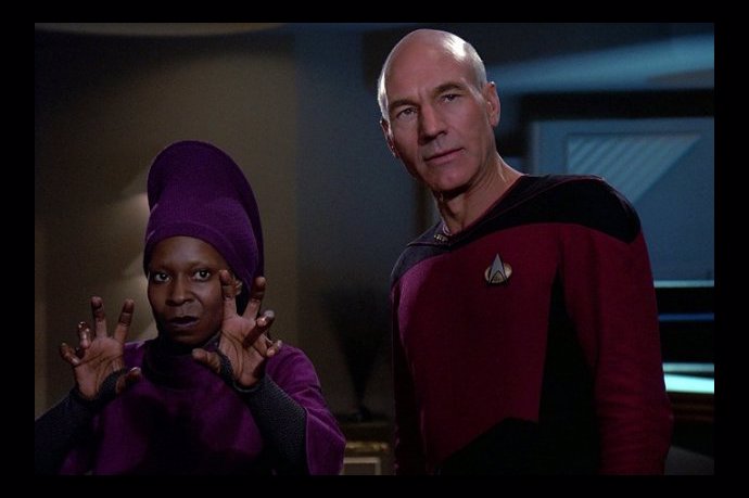 Whoopi Goldberg si zahrála po boku Patricka Stewarta v legendárním Star Treku.