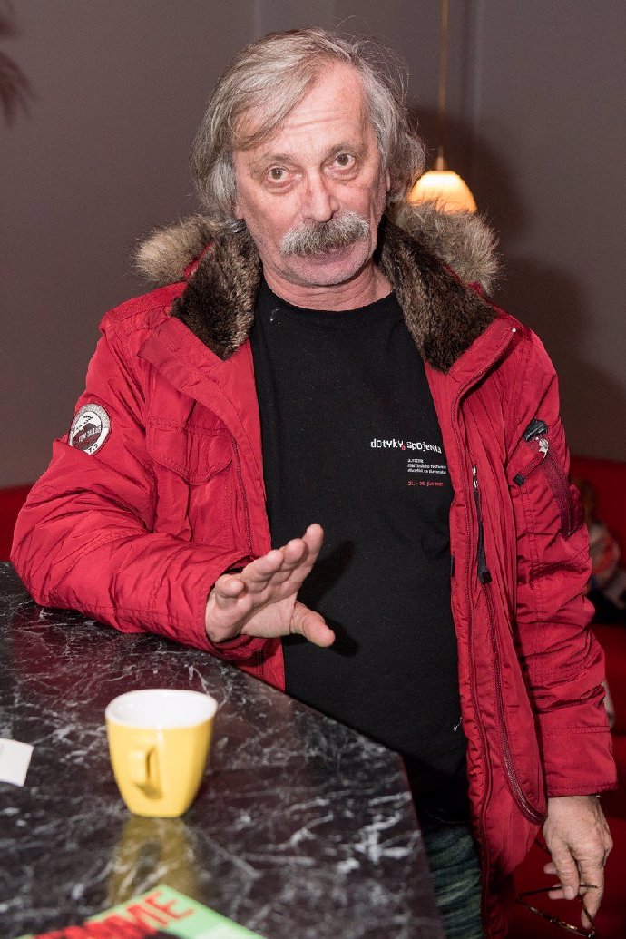 Štefan Kožka si ve filmové pohádce Nebojsa zahrál loupežníka.