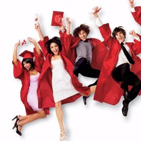 Ashley Tisdale je nejvíce známá jako Sharpay z filmů Muzikál ze střední.