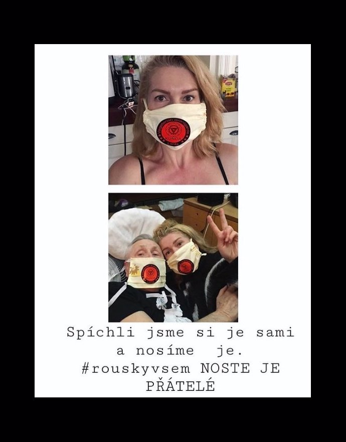 I Jiří Menzel nosil roušky.