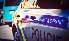 Hrůza v obchodním centru: Muž útočil nožem. Na místě jsou zranění