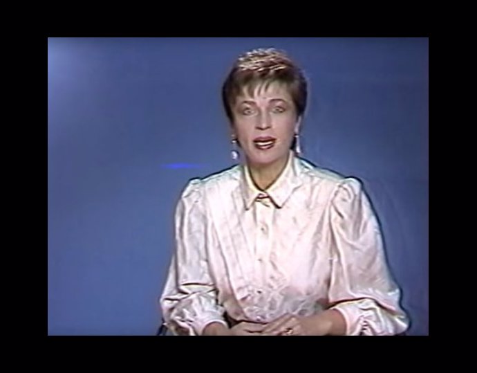 Marta Skarlandtová bývala televizní hlasatelkou.