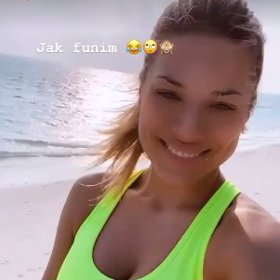 Eva Perkausová si užívá na Maledivách.