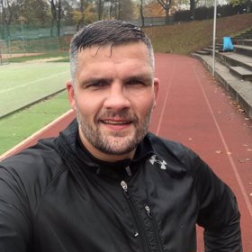 Tomáš Hron je zápasník K-1.