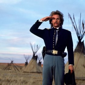 Kevin Costner byl za herecký výkon nominován na Oscara.