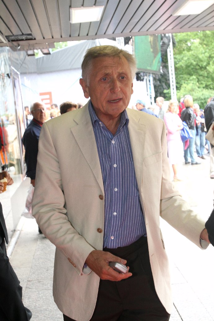 Jiří Menzel získal Oscara za snímek Ostře sledované vlaky.