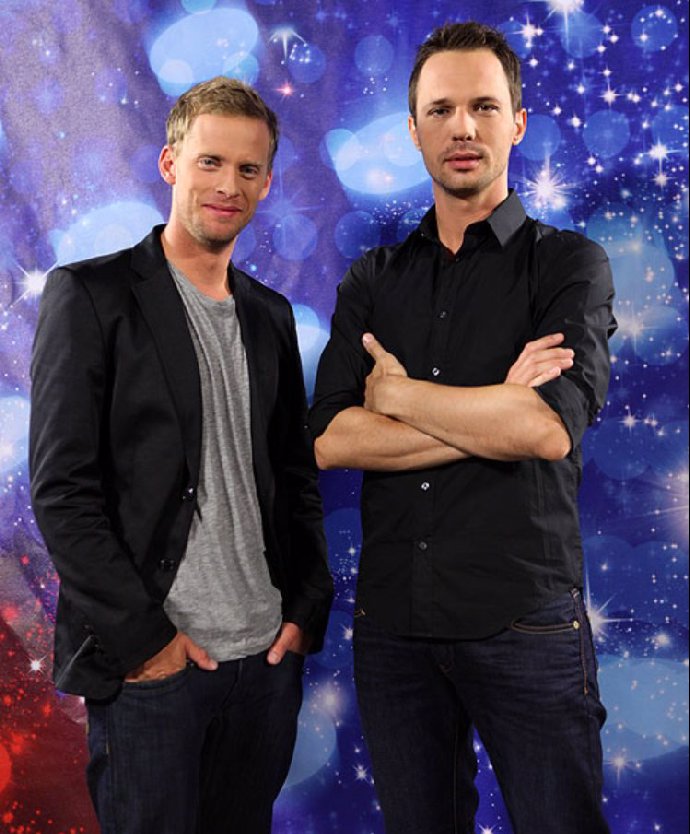 Jakub Prachař a Martin Pyco Rausch jako moderátoři show Česko Slovensko má talent.