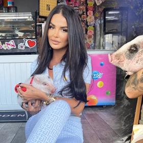 Prase Plačkové už nepřipomíná roztomilého chlupáčka.