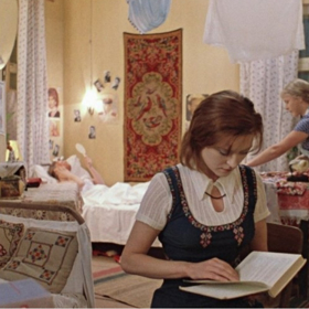 Moskva slzám nevěří (1979).