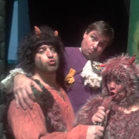 Herec v recesi napodoboval pohádku s Čerty nejsou žerty. Právě v ní hrála jeho bývalá žena princeznu Angelínu.