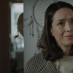 Dokonce se rozhodne i pro estetické úpravy pomocí plastické operace. 