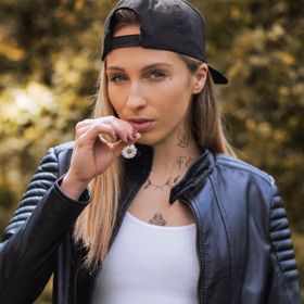 Bára se snaží svým coming outem pomoci lidem, kteří ho mají ještě před sebou.