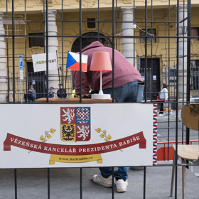 Podle Milion chvilek pro demokracii patří Andrej Babiš za mříže. 