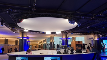 FOTO: Najdeme zde plně vybavené televizní studio.