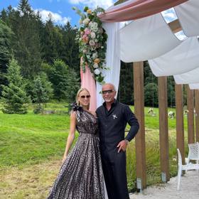 Anna Marie Kánská je po boku bývalého automobilového závodníka šťastná. 