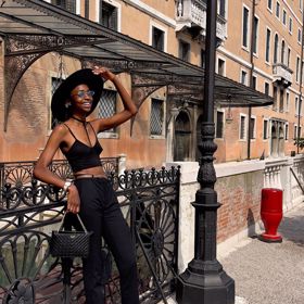 Modelka Layla da Costa pracovala v Itálii.