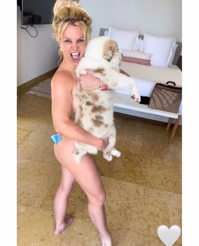 Britney se ráda ukazuje nahá.