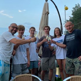 Takový úspěch se musel zapít. 