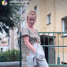 "Jaká byla 22, ve skutečnosti, Instagrame nikdy neuvidíš," uvedla Marie Doležalová.