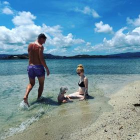 Jakub Štáfek s rodinkou.