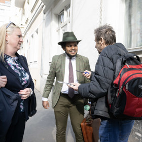 Exposlanec TOP 09 Dominik Feri přichází k soudu.