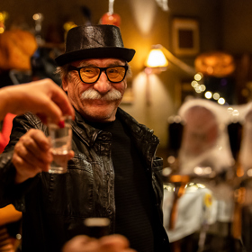 Pavel Zedníček jako Bob na Halloweenu.