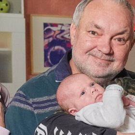 Narození nového člena rodiny je v Ulici vždy velkou událostí. 