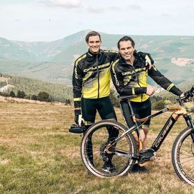 Dnes se spolu sice moc nebaví, ale ještě před několika měsíci dělali vše společně.