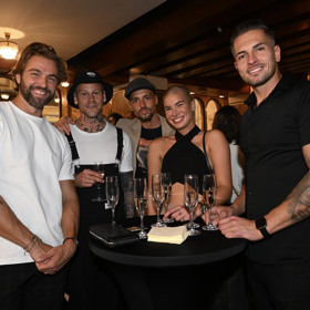 Parta z první i druhé řady Survivoru pohromadě. 