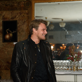 Herec a zpěvák Vojta Dyk. 