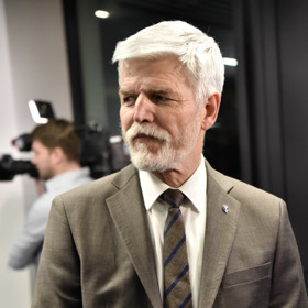 Spor mezi Prezidentem a premiérem o klíčovou cestu aktuálně graduje.
