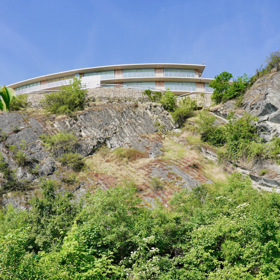 Pohled na Barrandovské terasy.