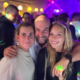 Hráči šli i za písničkou.