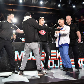 Tiskovka Clash of the Stars nabídla vyhrocené staredowny.