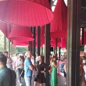 Pár si užíval společné chvíle v Karlových Varech.