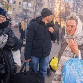 Desetitisíce Kyjevanů trpí pod nálety ruského letectva.