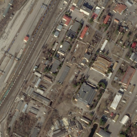 Letecké záběry před bombardováním.