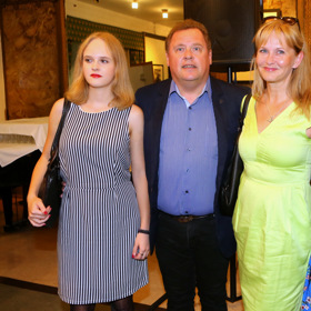 Václav Kopta se ženou Simonou Vrbickou a dcerami Františkou a Janou