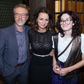 Adéla Gondíková s dcerou a Jiří Langmajer.