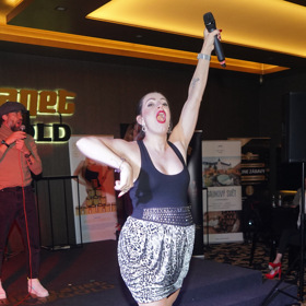 Genny Ciatti zazpívala i v devátém měsíci těhotenství.