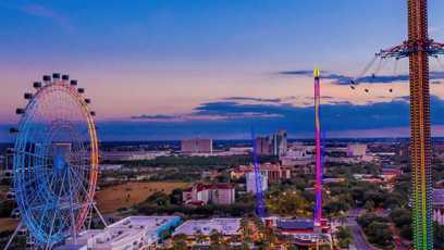 FOTO: Osudná atrakce na snímku vpravo.